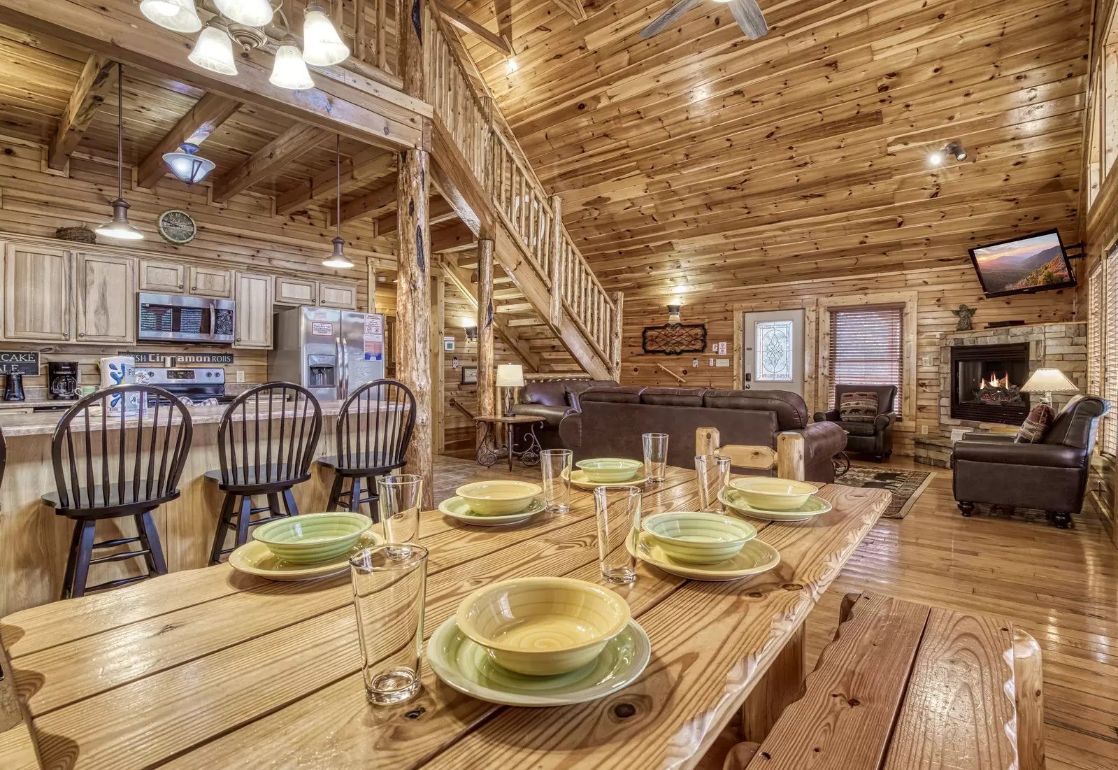 SMOKY BEAR MANOR 5 bedroom Cabin in Sevierville