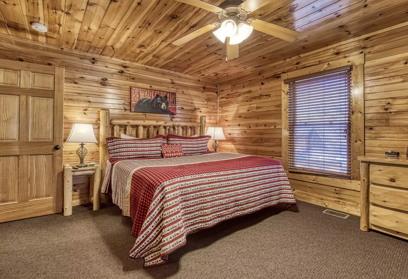 SMOKY BEAR MANOR 5 bedroom Cabin in Sevierville