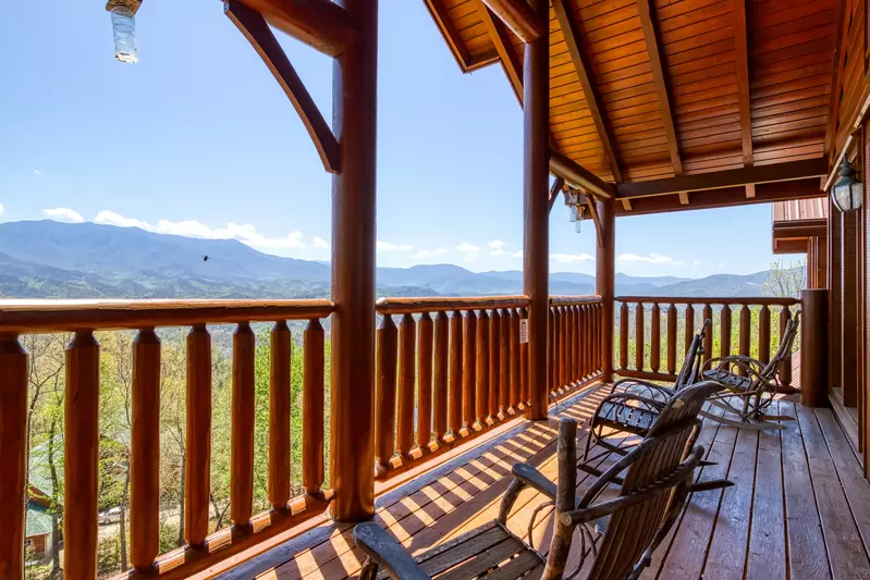 MOUNT LECONTE VIEW LODGE - 8 bedroom Cabin in Gatlinburg