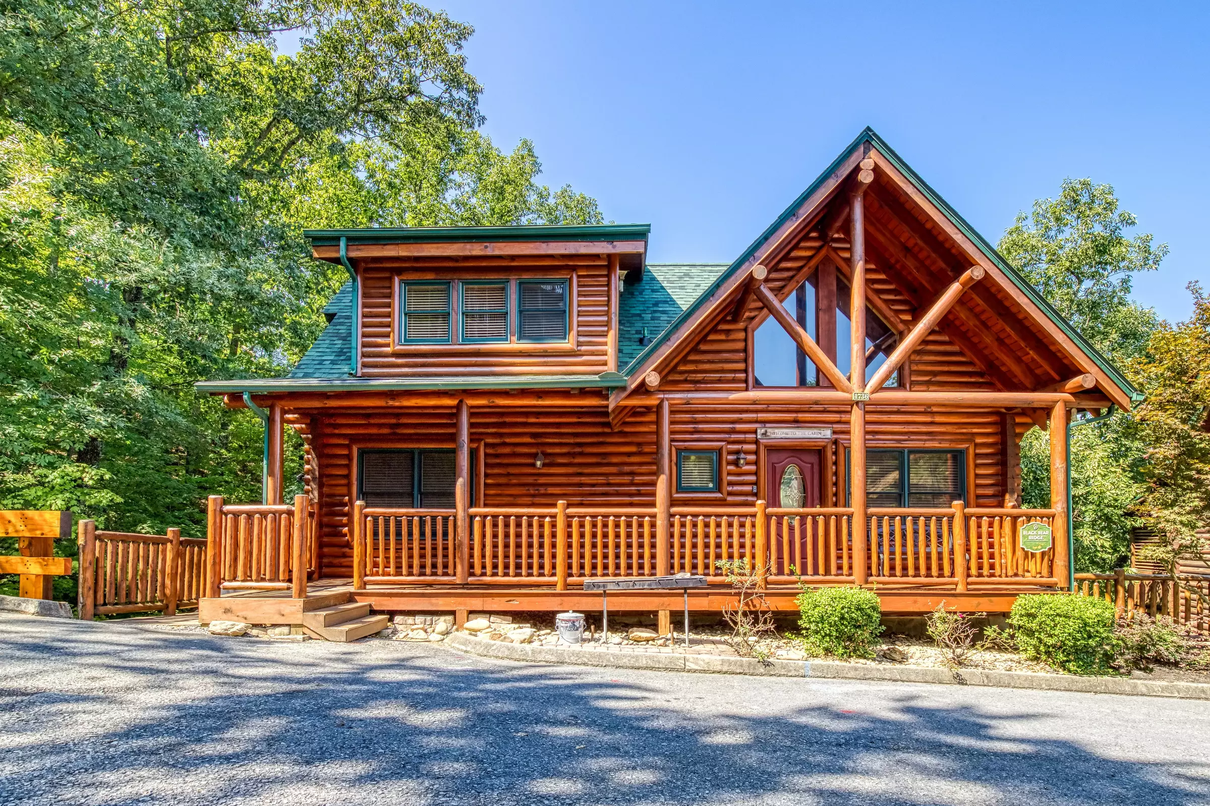 BLACK BEAR RIDGE - 5 bedroom Cabin in Pigeon Forge