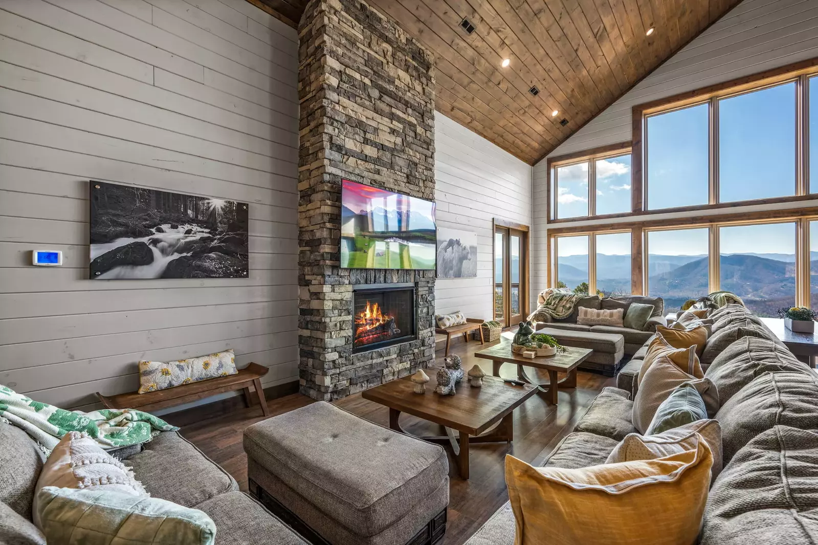 LUCID DREAMS LODGE