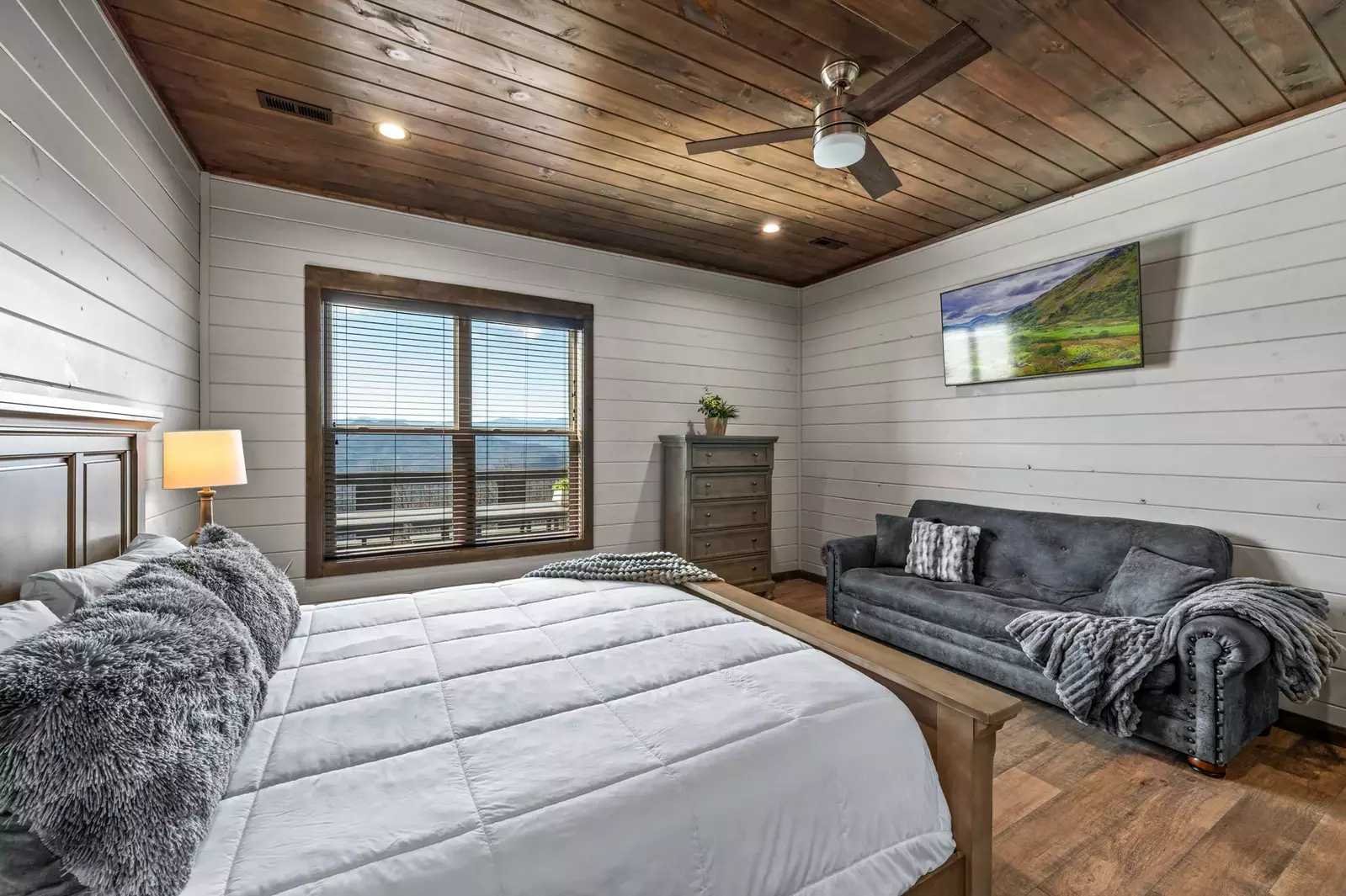 LUCID DREAMS LODGE