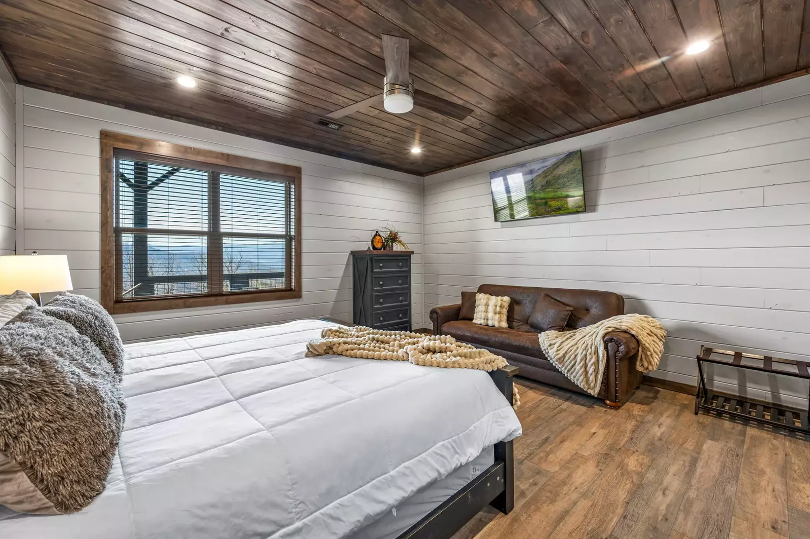 LUCID DREAMS LODGE