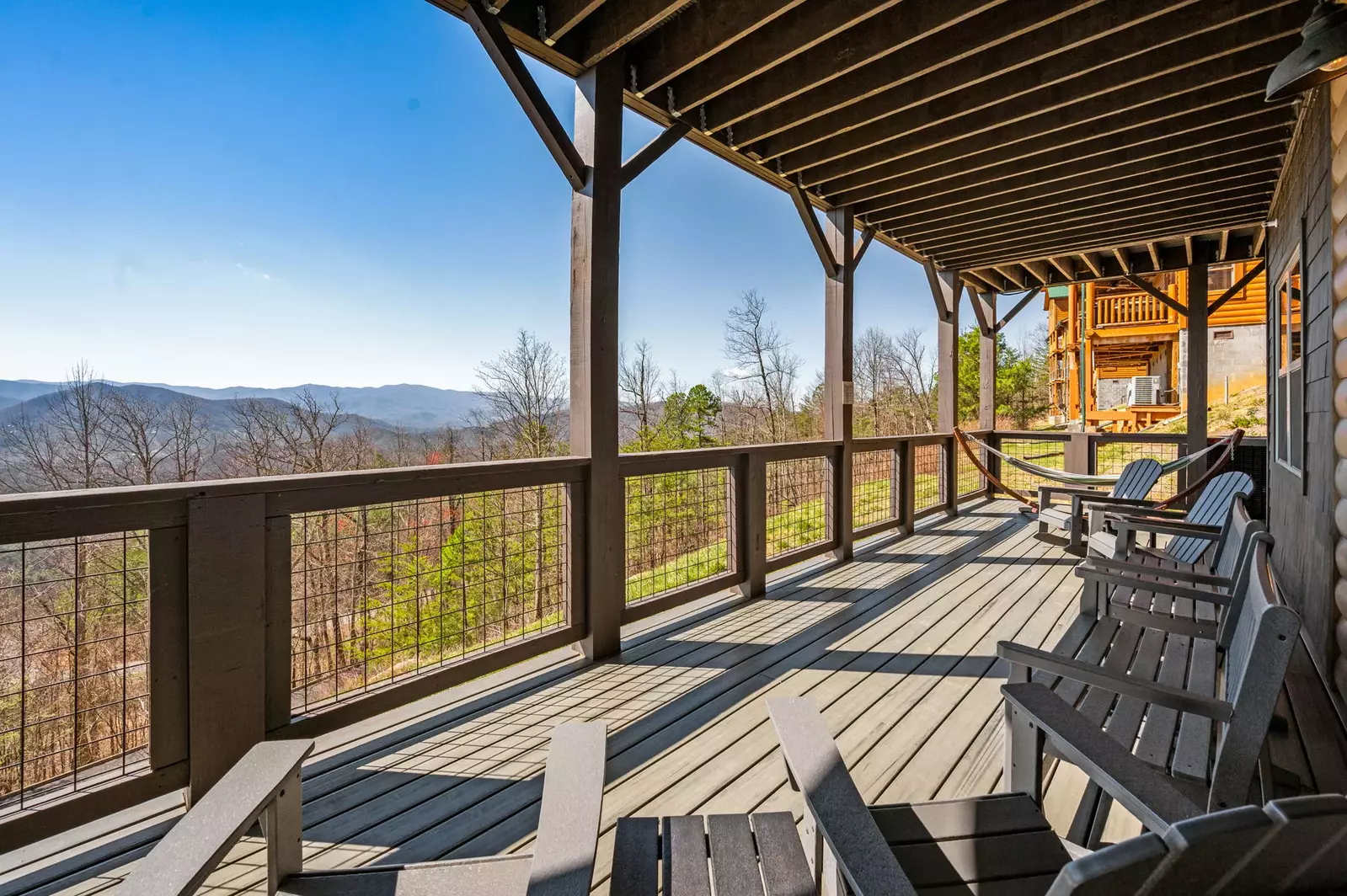 LUCID DREAMS LODGE