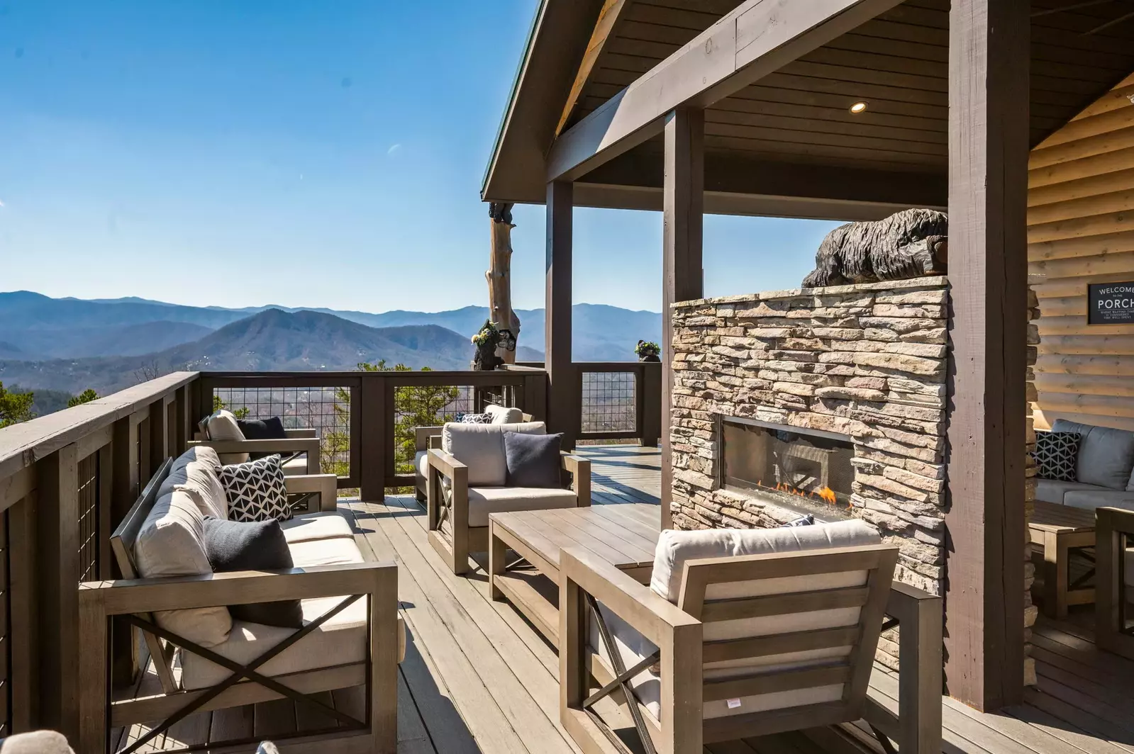 LUCID DREAMS LODGE