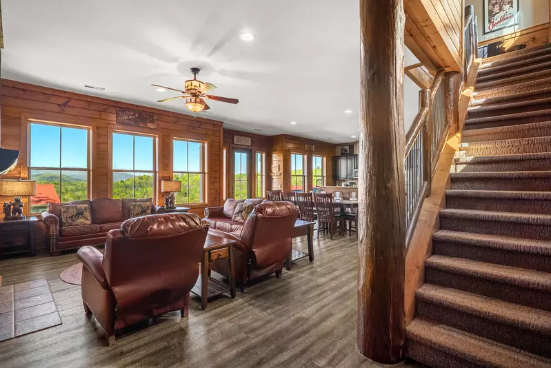 SUMMIT RIDGE LODGE