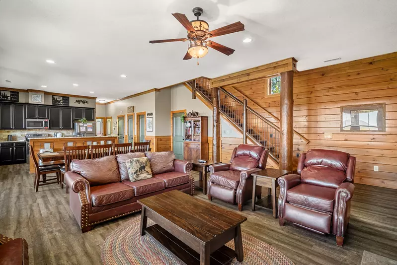 SUMMIT RIDGE LODGE