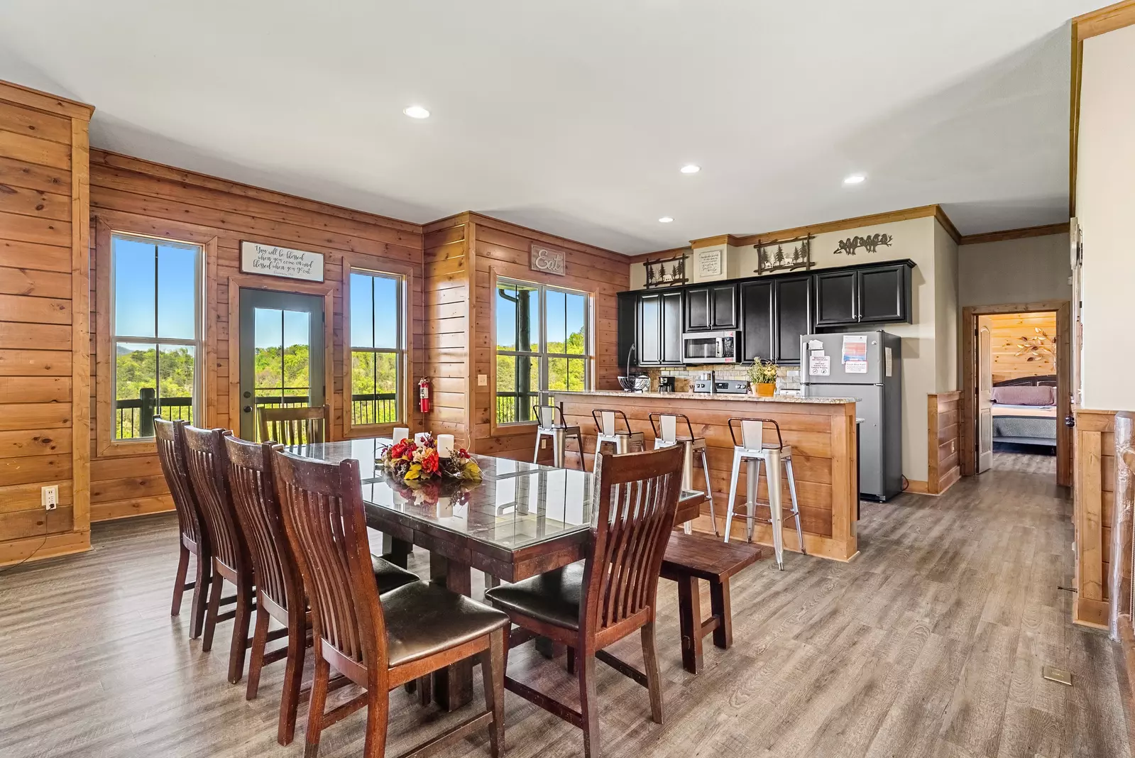 SUMMIT RIDGE LODGE