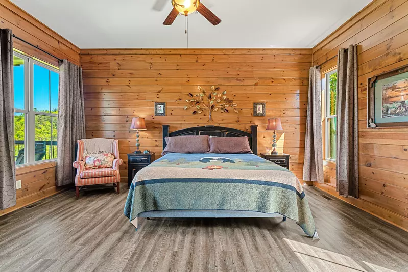 SUMMIT RIDGE LODGE