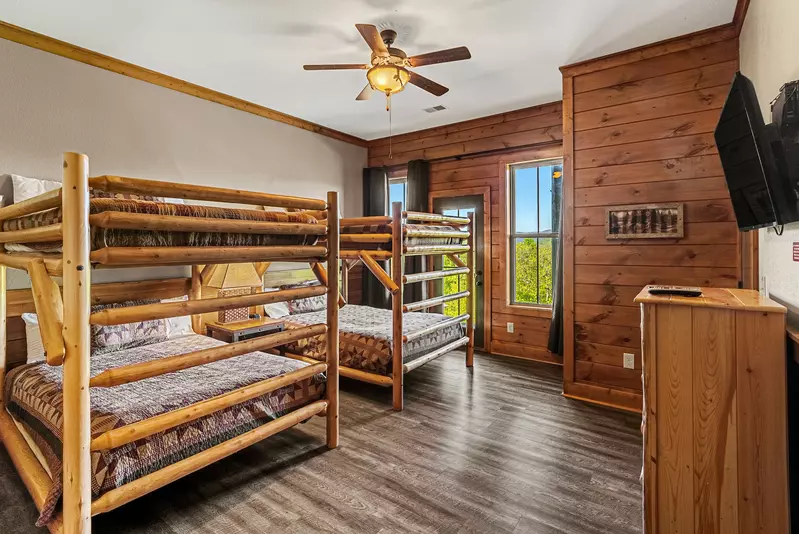 SUMMIT RIDGE LODGE