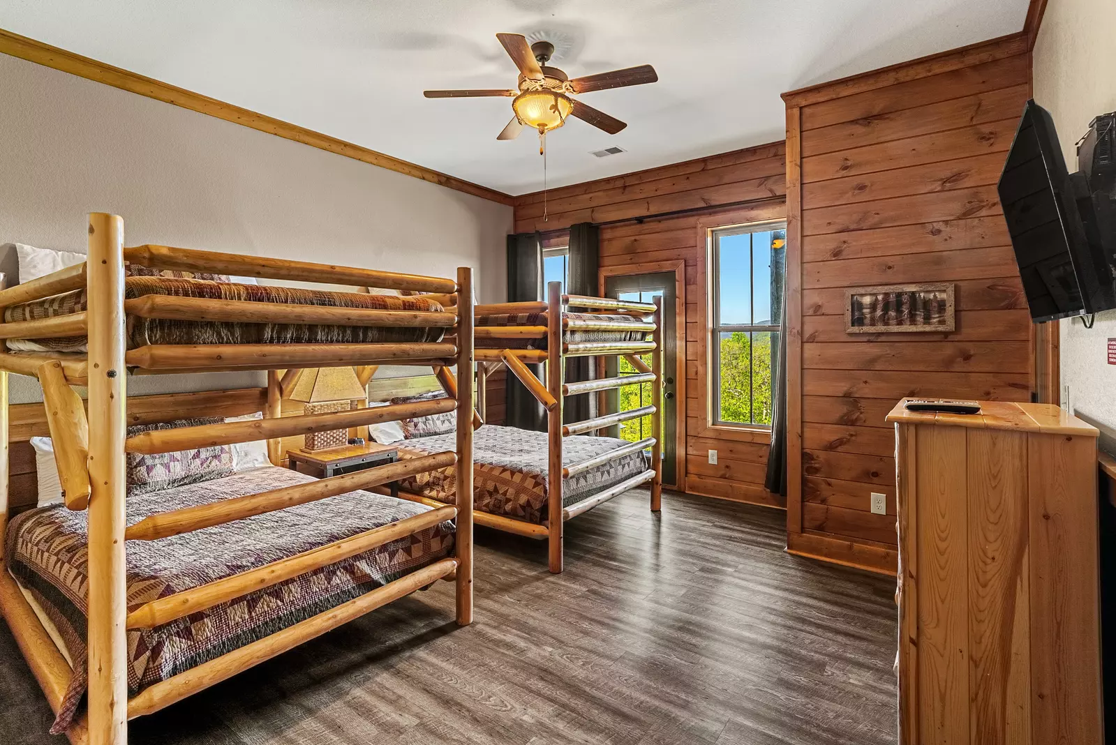 SUMMIT RIDGE LODGE