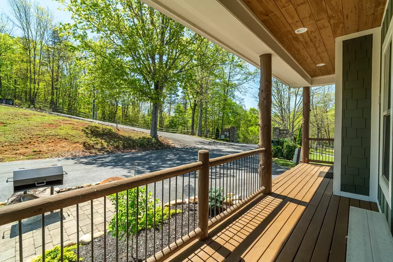 SUMMIT RIDGE LODGE
