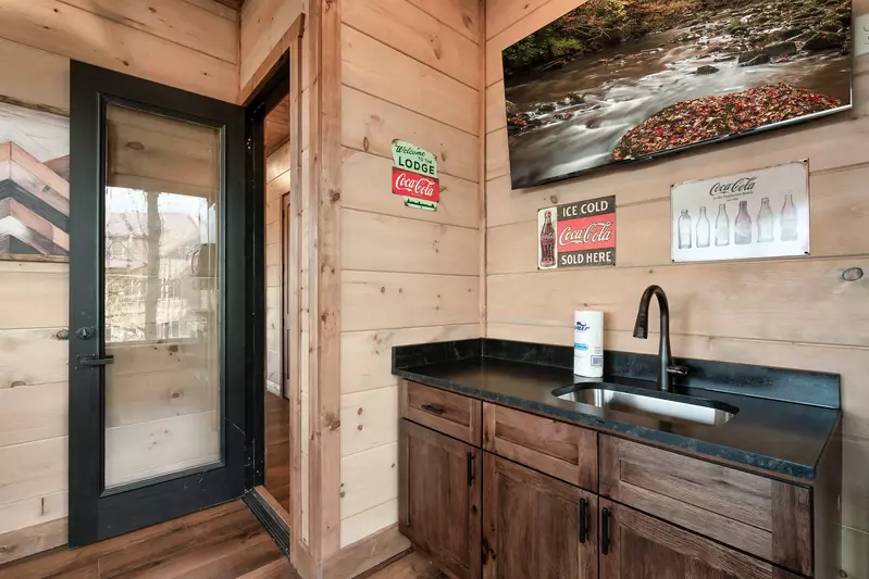 HIBERNATION LODGE