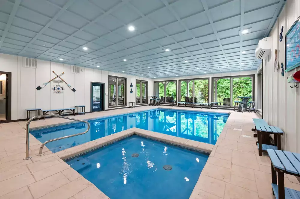 Great Elkmont Lodge indoor pool