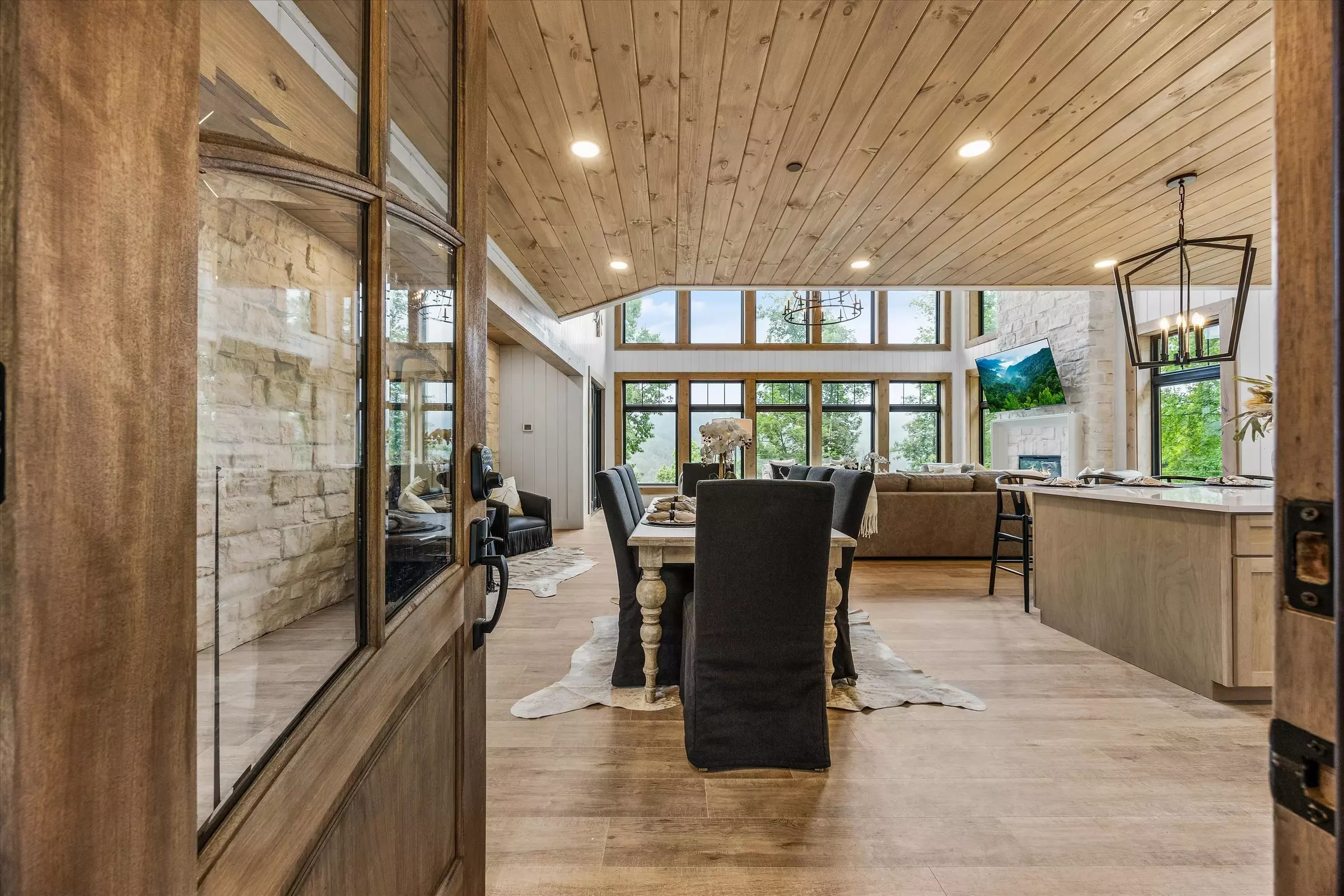 GREYSTONE HEIGHTS LODGE - 6 bedroom Cabin in Gatlinburg