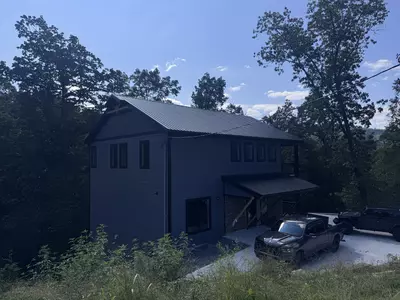 Wandering Bear Lodge