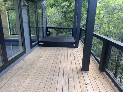 Wandering Bear Lodge