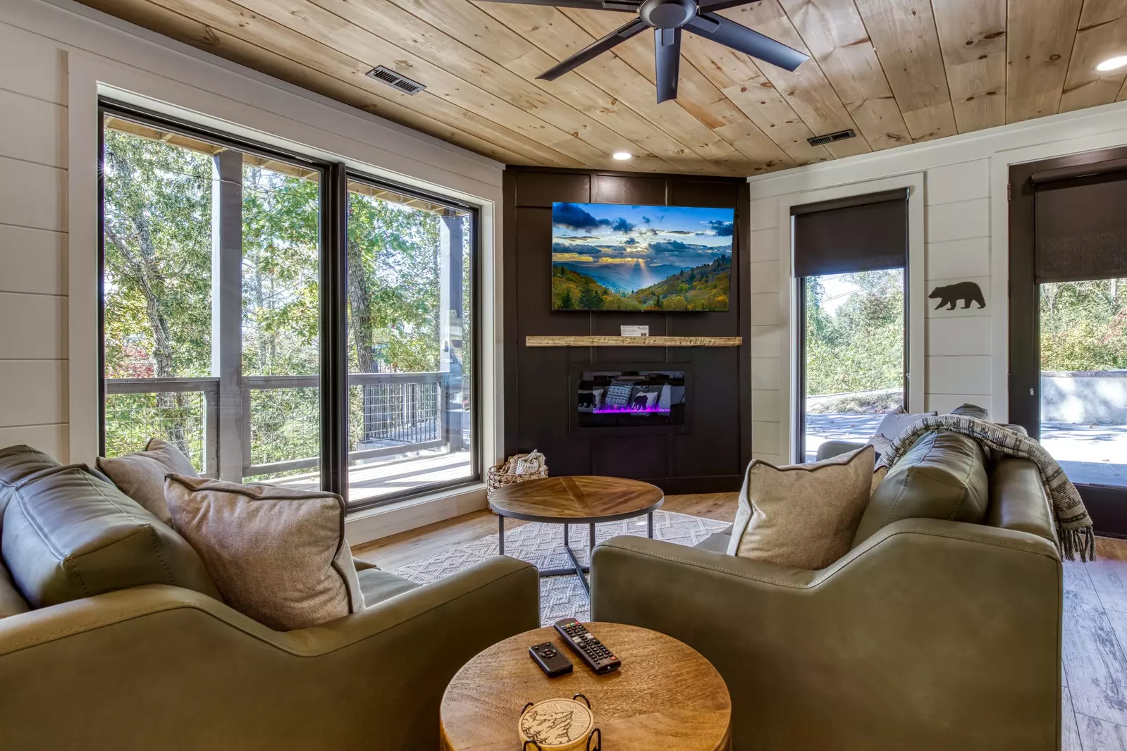 WANDERIN' BEAR LODGE