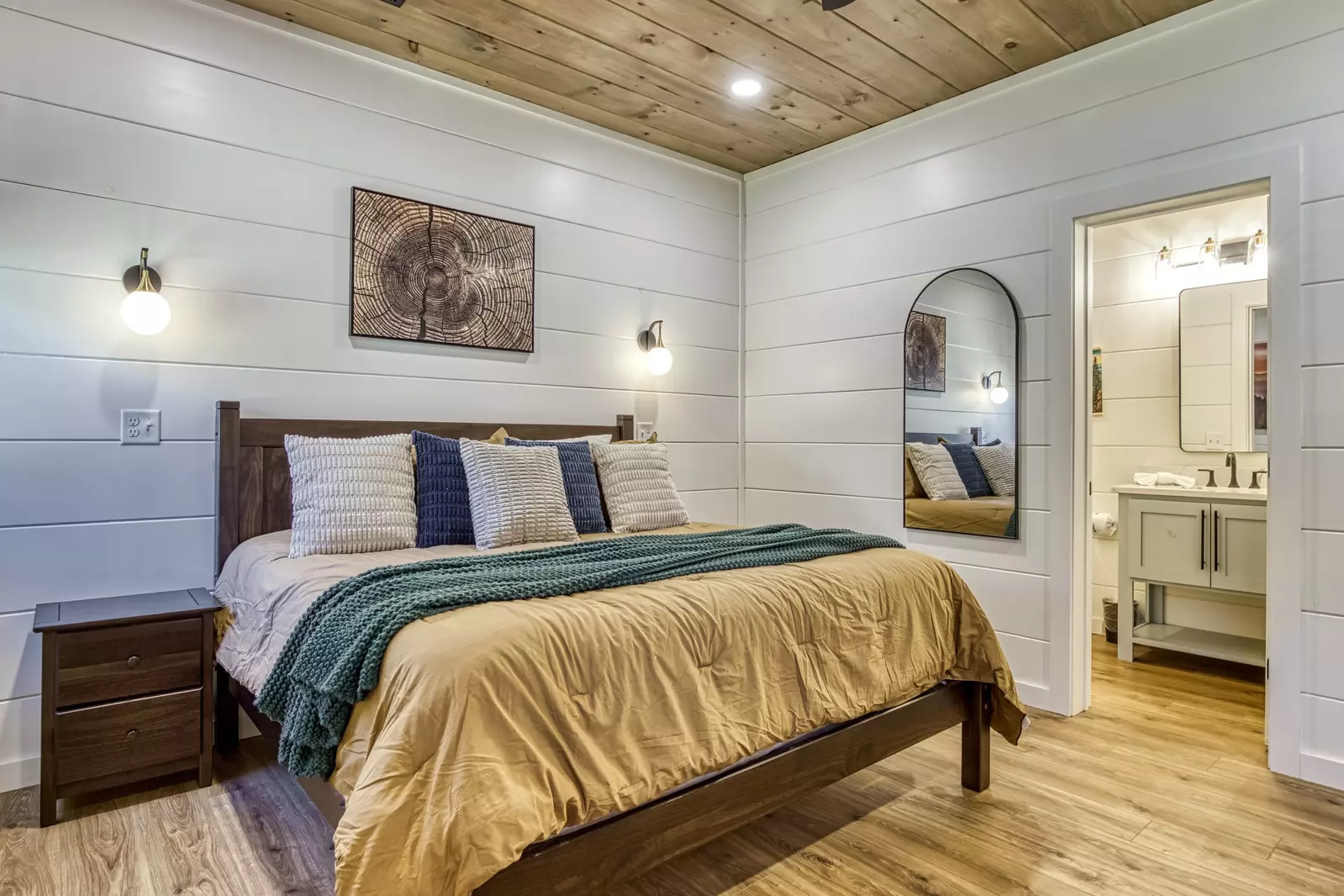 WANDERIN' BEAR LODGE