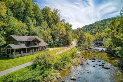 river memories is a pet friendly cabin in gatlinburg