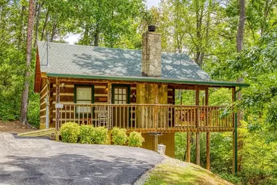 romantic hideaway is a gatlinburg cabin rental perfect for couples