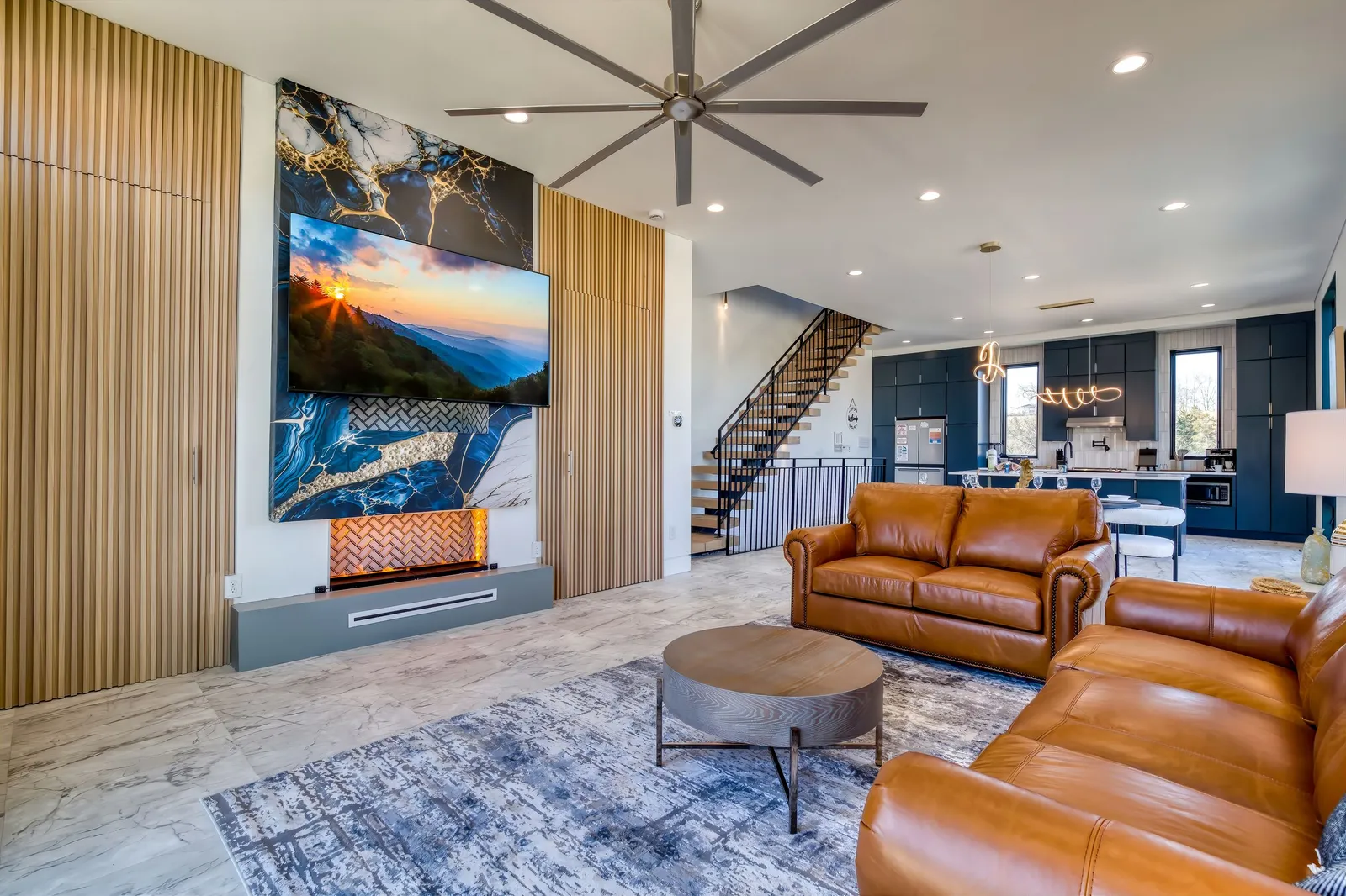 MOUNTAIN MODERN ESCAPE