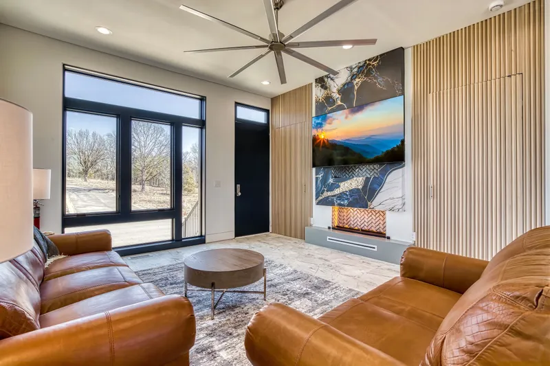 MOUNTAIN MODERN ESCAPE