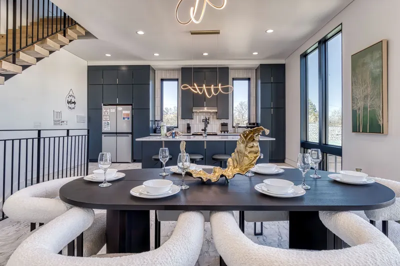 MOUNTAIN MODERN ESCAPE