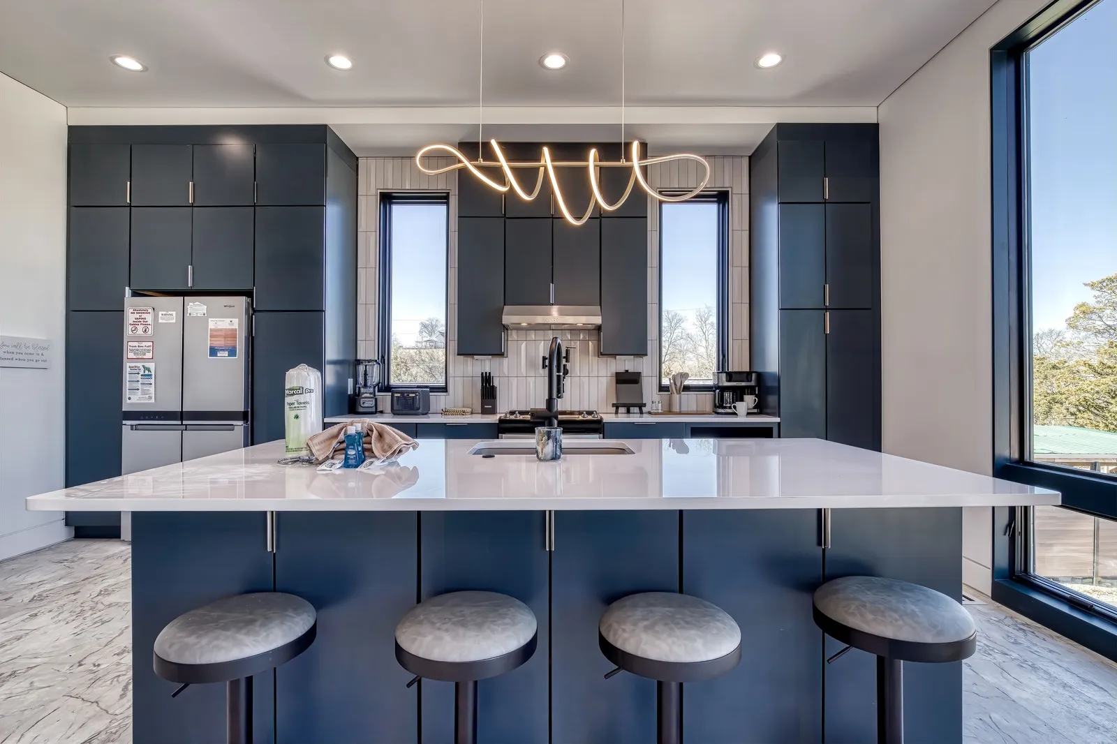 MOUNTAIN MODERN ESCAPE