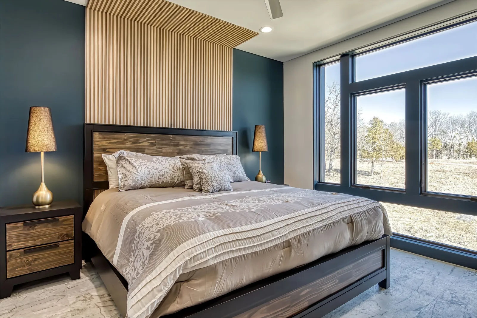 MOUNTAIN MODERN ESCAPE