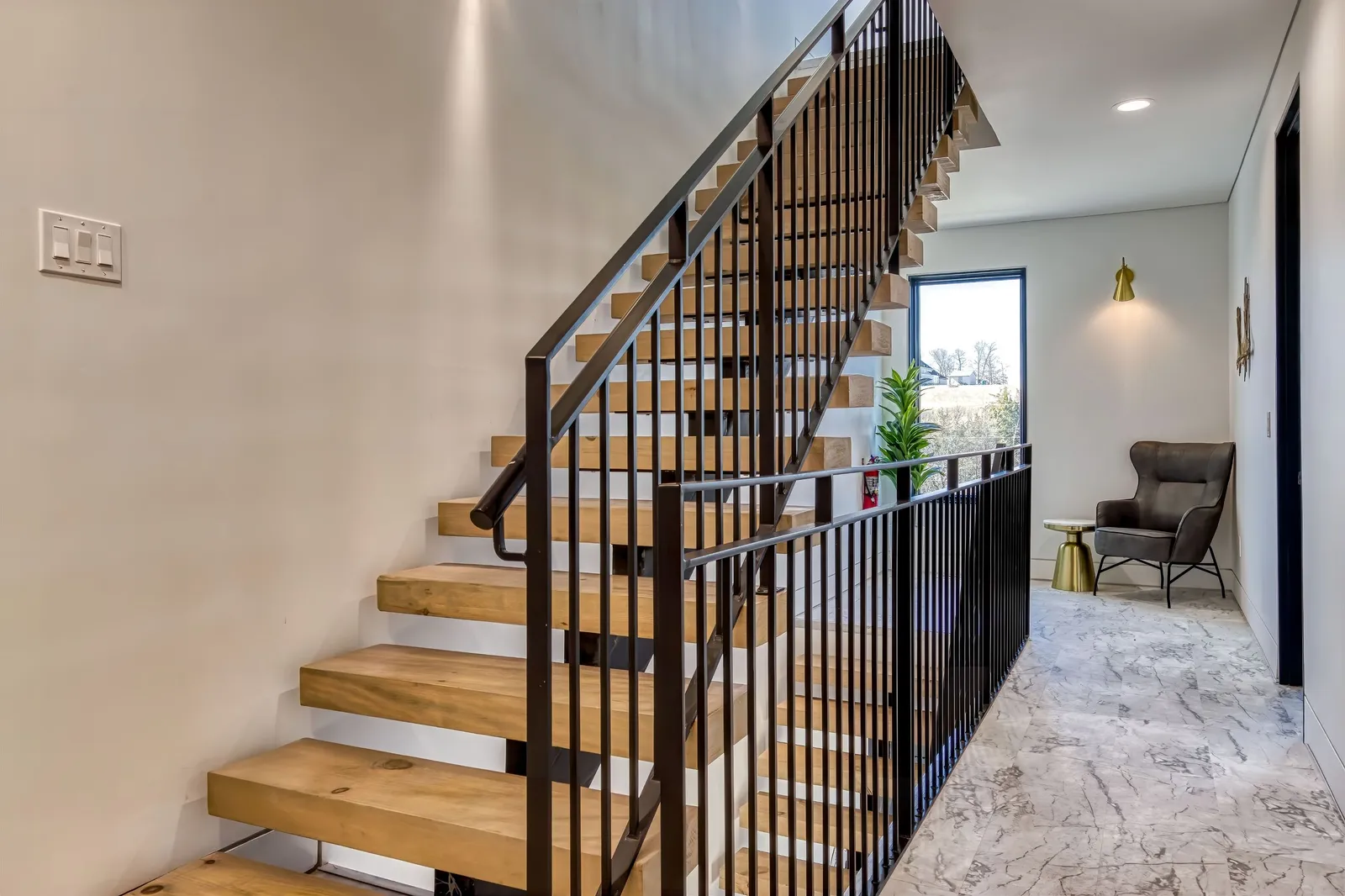 MOUNTAIN MODERN ESCAPE