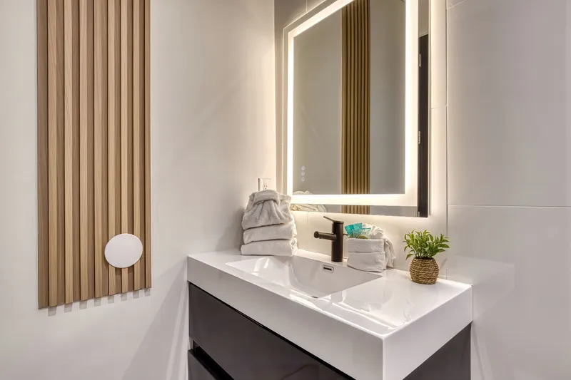 MOUNTAIN MODERN ESCAPE