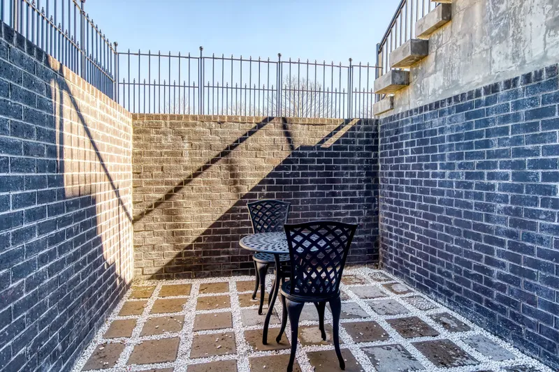 MOUNTAIN MODERN ESCAPE