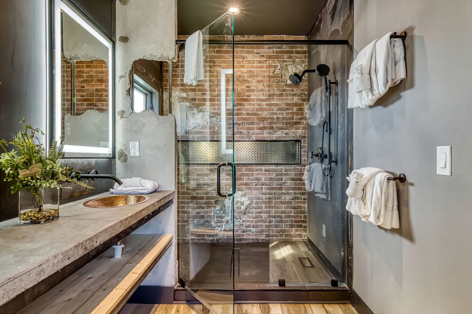 SUMMIT BROWNSTONE RETREAT