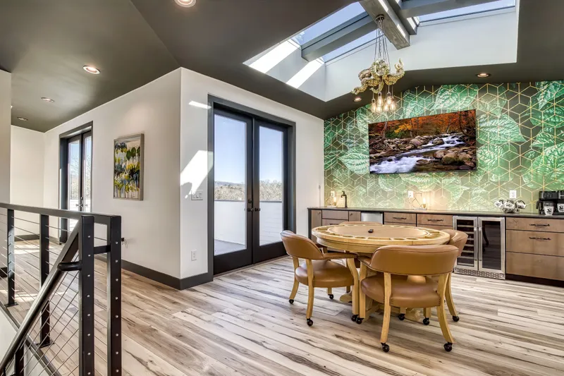 SUMMIT BROWNSTONE RETREAT