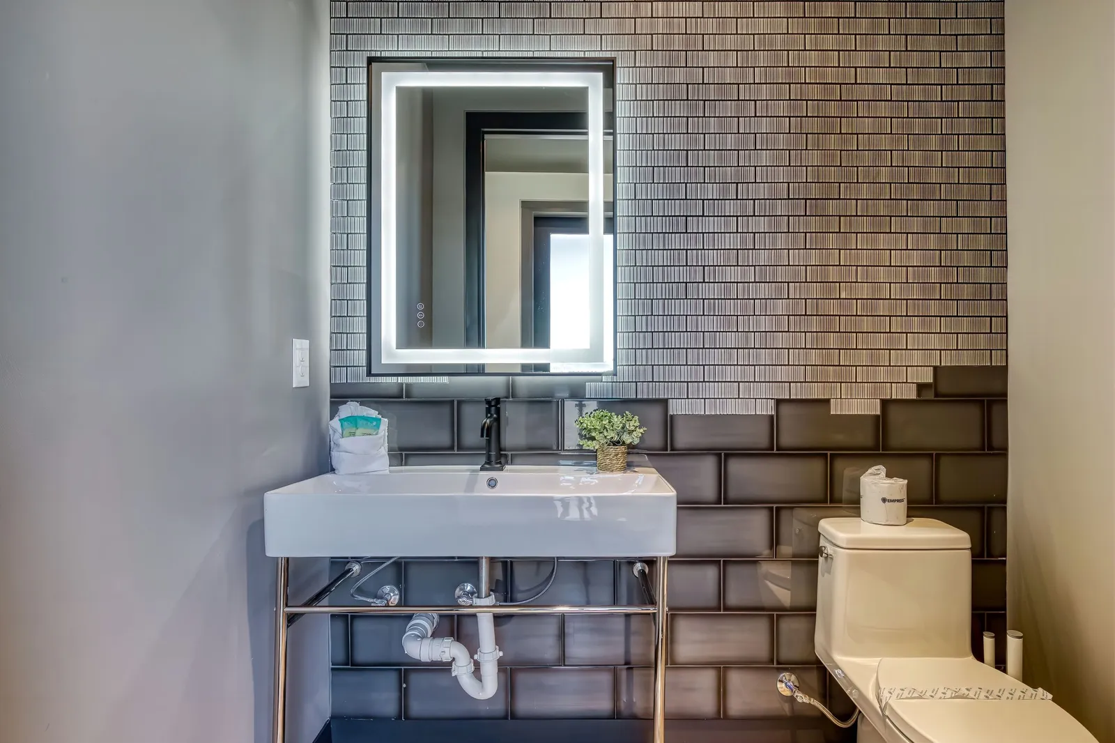 SUMMIT BROWNSTONE RETREAT