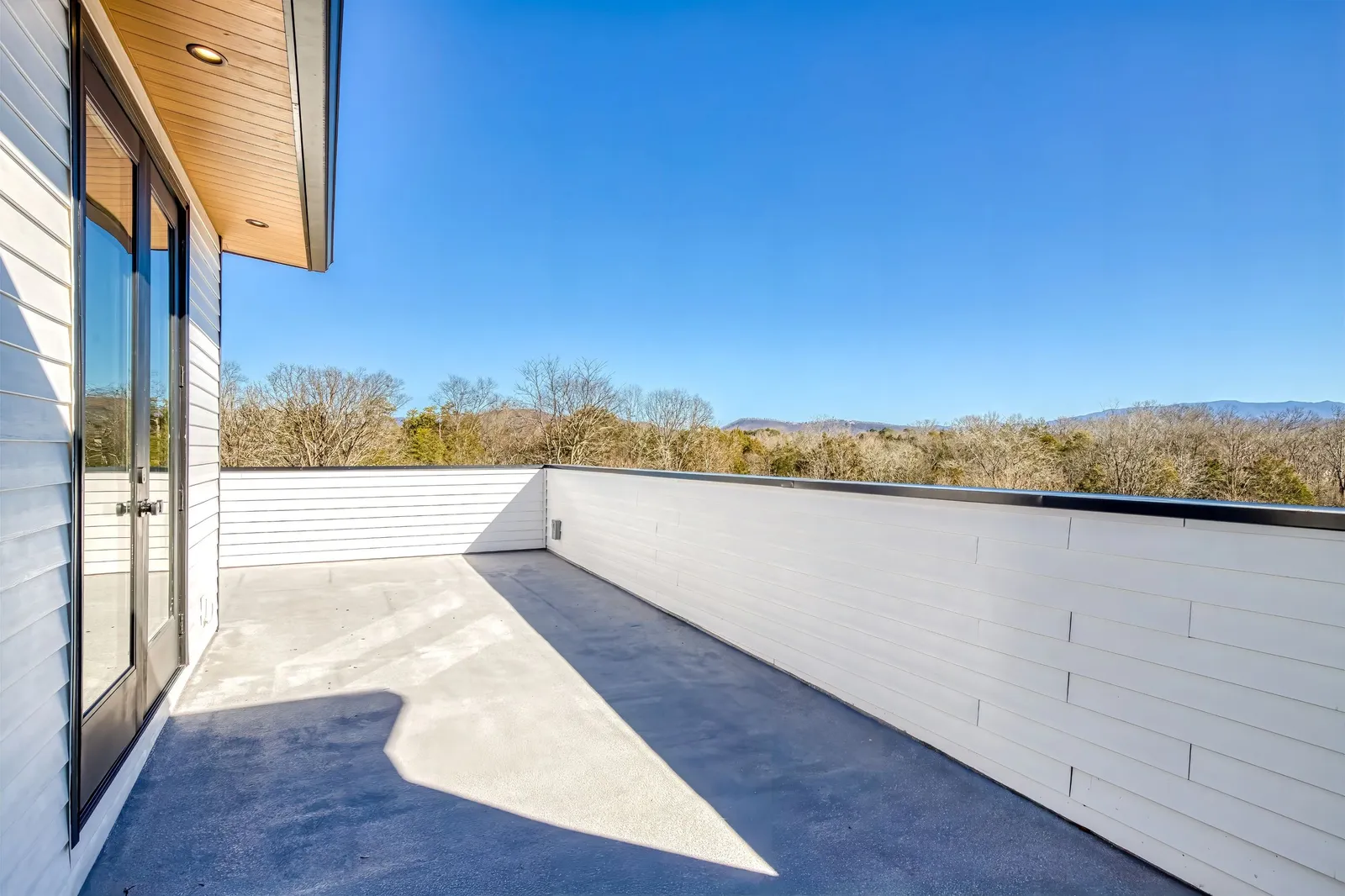 SUMMIT BROWNSTONE RETREAT