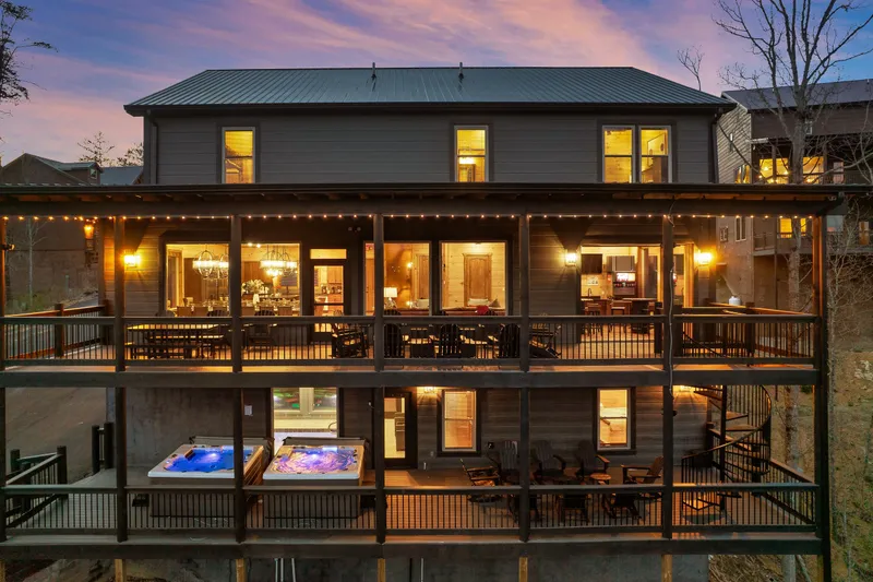 MOUNTAIN MASTERPIECE