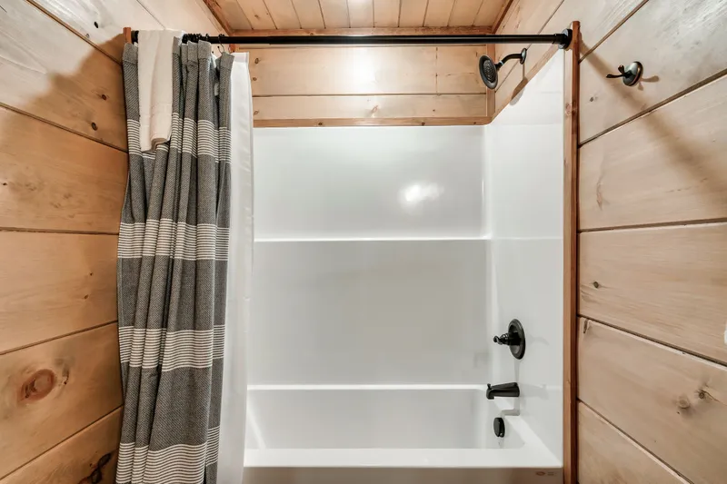 MOUNTAIN MASTERPIECE