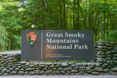 great smoky mountains national park is one of the top attractions in Gatlinburg with views