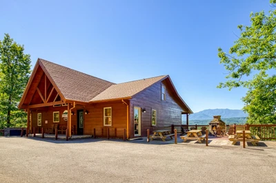 SUMMIT VISTA LODGE