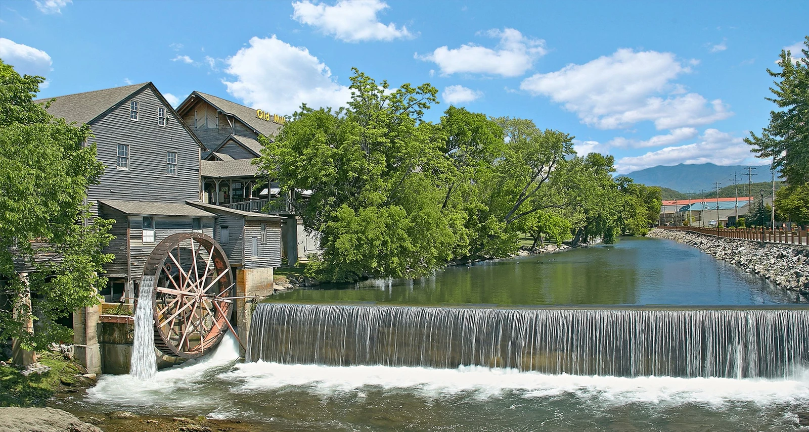 SMOKY MOUNTAIN MEMORIES