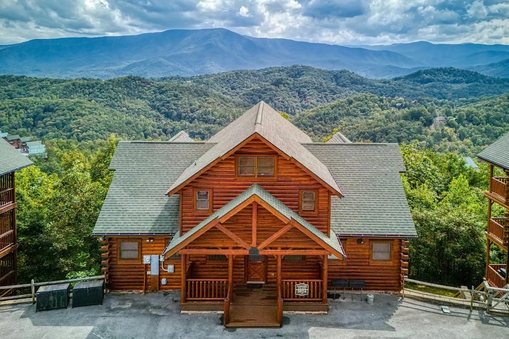 parkside palace is one of our pet friendly mountain view cabins in Pigeon Forge