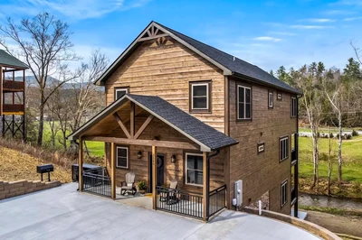creekside mountian lodge is one of our 5 bedroom cabins in Gatlinburg