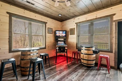creekside mountian lodge is one of our 5 bedroom cabins in Gatlinburg