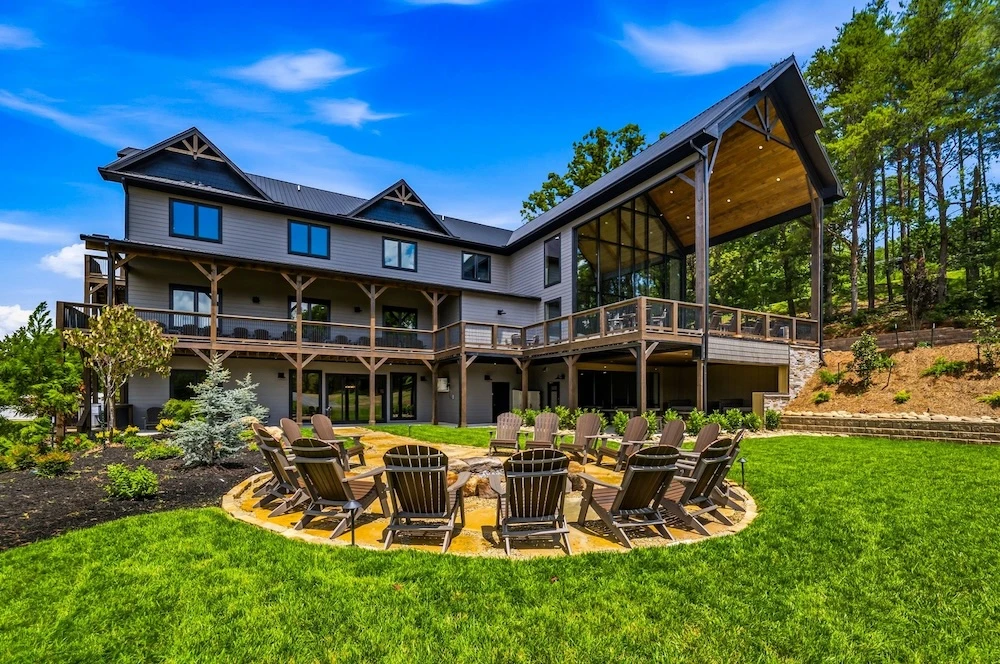 grand forge lodge is one of our large cabins in the Smokies perfect for family gatherings