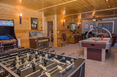 cub creek lodge is a great cabin for your affordable Smoky Mountain getaway