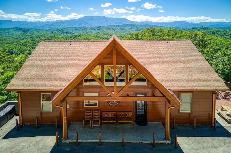 summit vista lodge is one of our luxury cabin rentals in Pigeon Forge TN