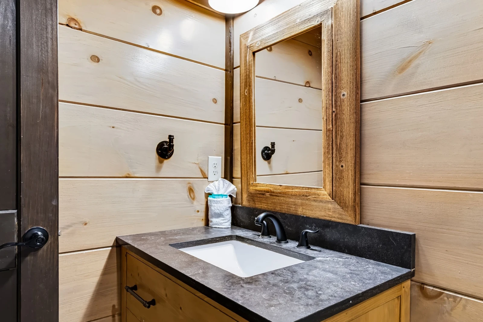 MOUNTAIN MASTERPIECE